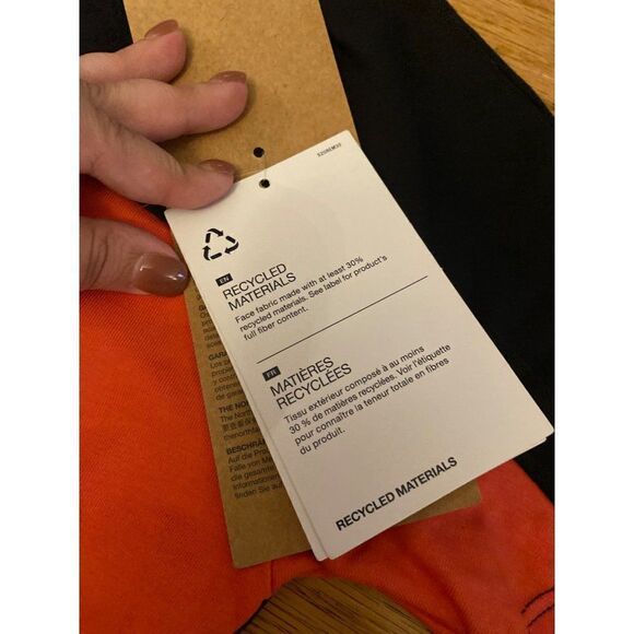 NWT The North Face, women's color block relaxed fit short sleeve t-shirt sz XS - Picture 4 of 9